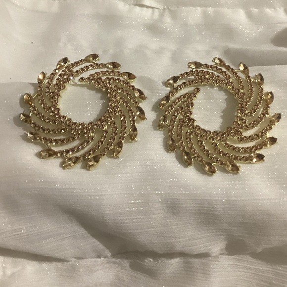 🥂Gold Tone Champagne Colored Crystal Spiral Fan Firework Earrings - Picture 10 of 13
